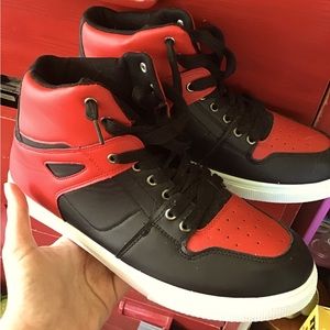 Size 9 Mens Urbn shoes